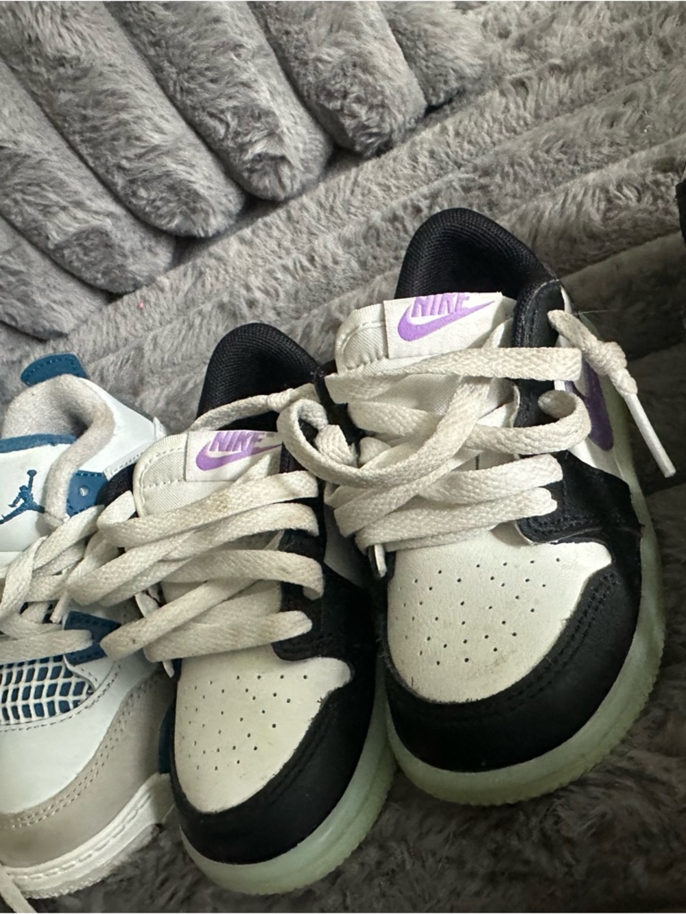 Nike Kids Low-Top Sneakers in White, Black & Purple Accent
